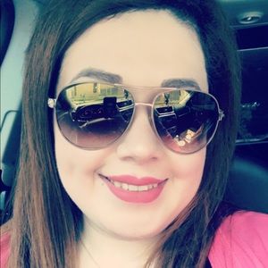 Meet your Posher, Anabel